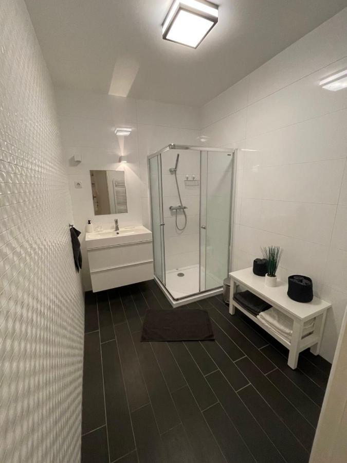 Gabica Apartman เดเบรตเซน ภายนอก รูปภาพ