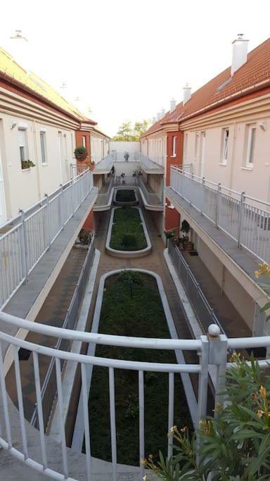 Gabica Apartman เดเบรตเซน ภายนอก รูปภาพ